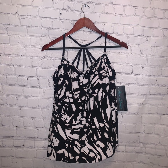 BRAND NWT Aqua Green Black & White Swim top sz M - Picture 2 of 15